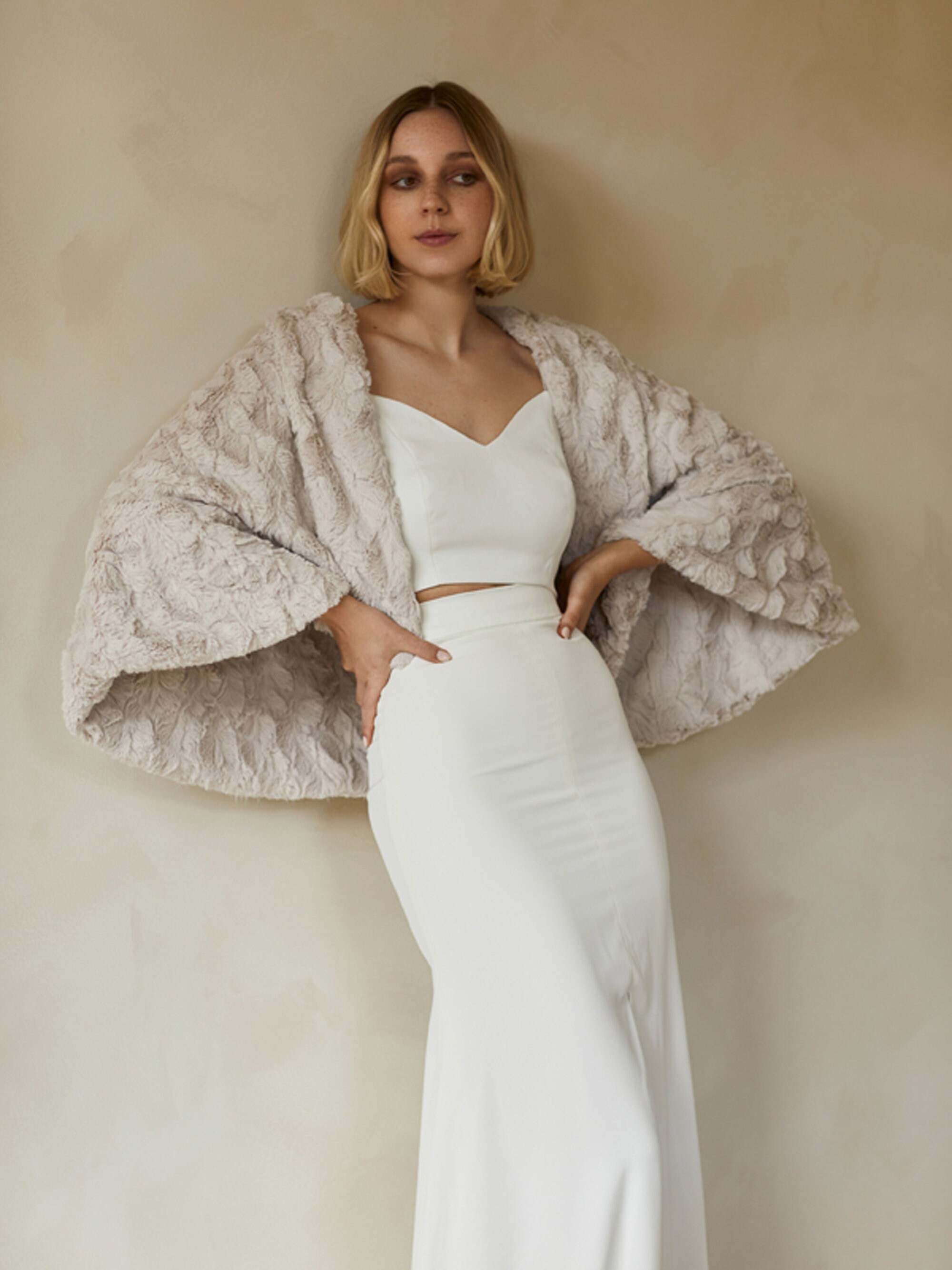 Wedding Shawl | Faux Fur Shrug | Bridal Fur Wrap | Faux Fur Stole | Winter Wedding [Woodland Fur Cape]