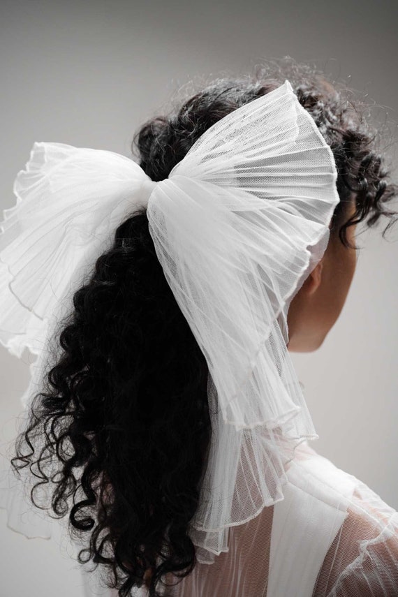 Pleated Tulle Wedding Hair Bow, Minimalistic Bridal Hair Bow, Modern Wedding Hair Accessory, Pleated Bridal Bow