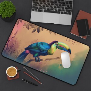 Alfombrilla de escritorio con diseño de tucán de acuarela, alfombrilla de ratón grande con diseño de pájaro tropical, regalo de decoración de oficina imagen 4