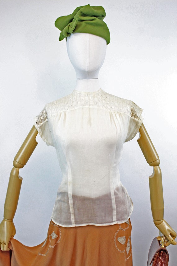 1950s cotton and LACE blouse xs | new fall - image 6