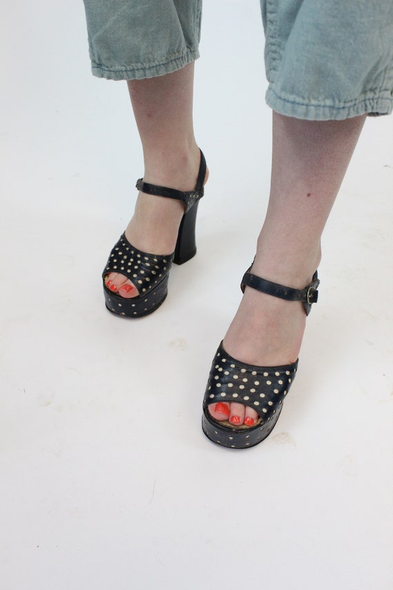 1970s does 1940s platform polka dot shoes size 5 … - image 2