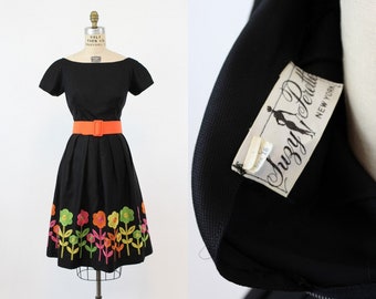 1950's Suzy Perette Embroidered Floral Dress Medium / 50's Vintage Dress/ The Eloise Dress
