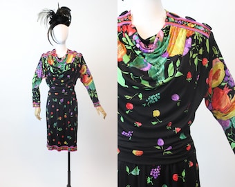 Sukienka z jedwabiu z dzianiny w kwiaty i owoce z lat 80. LEONARD Z PARYŻA w rozmiarze S | nowość jesień zima