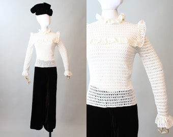 1970s COTTON CROCHET exaggerated shoulders blouse xs | new spring summer