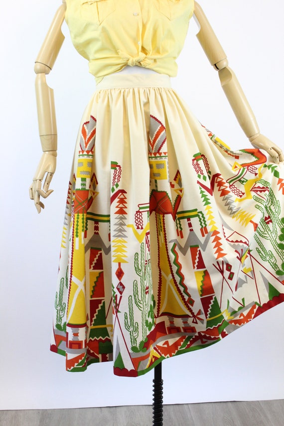 1950s KACHINA doll novelty print skirt small | ne… - image 3