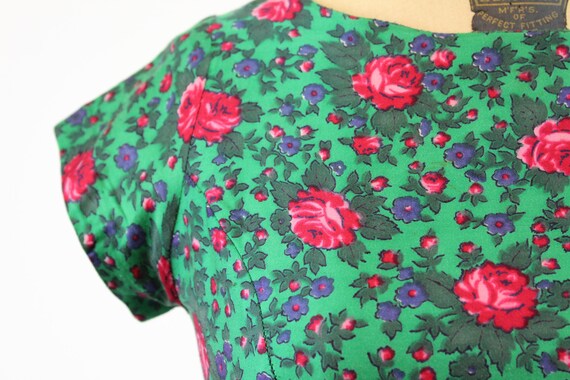 1950s rose print set dress xs | vintage novelty p… - image 7