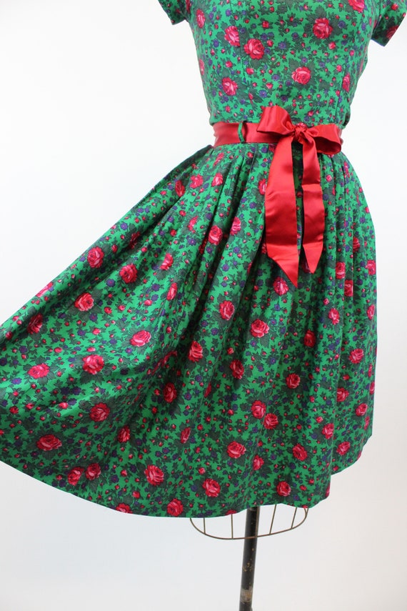 1950s rose print set dress xs | vintage novelty p… - image 9