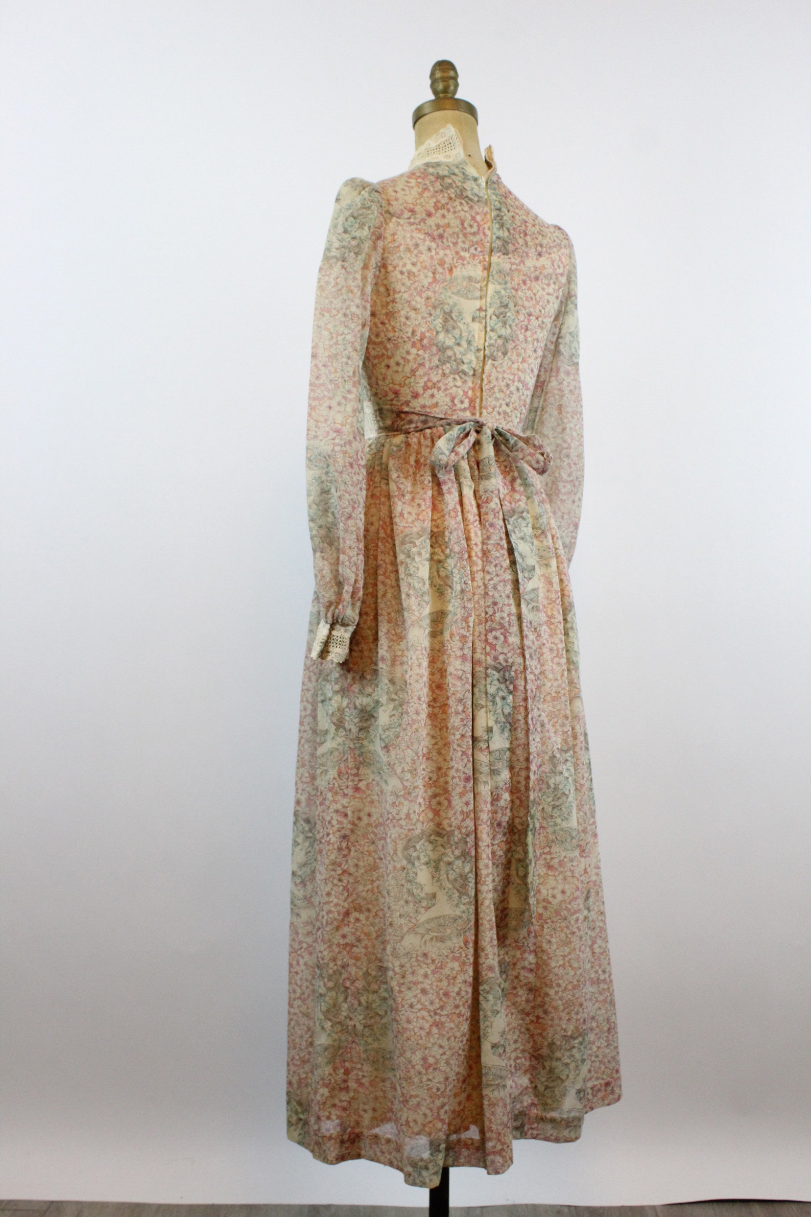 Stunning Rare 1970s Art Nouveau Face Print Cotton Maxi Dress