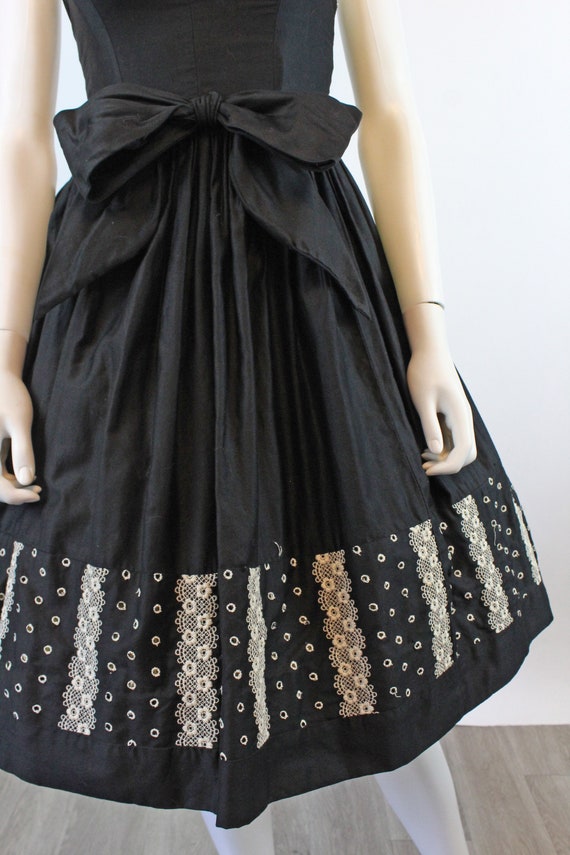 1950s Joan Barrie HALTER cotton dress EYELET xxs … - image 7