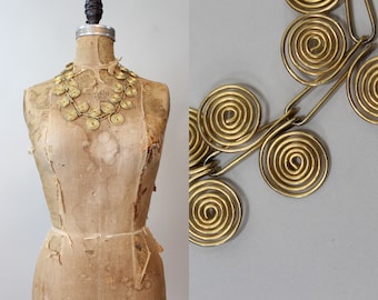 1970s PAPER CLIP gold swirl bib CHOKER necklace | new fall