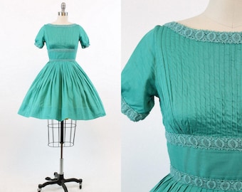 1950s cotton pintucked dress xxs | vintage full skirt | new in