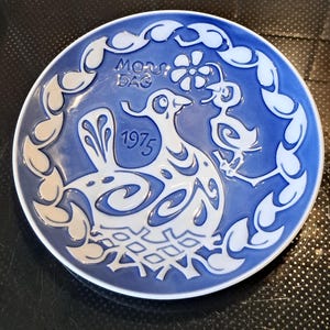 Royal Copenhagen Mother&#39;s Day Plate 1975