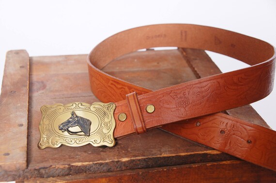 Western Style Vintage Leather Crafted Belt With Horses In Burgundy