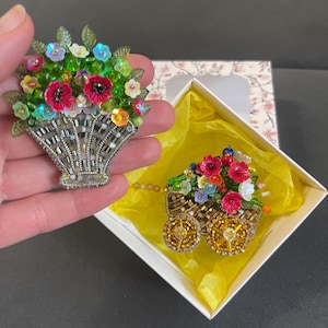 Blume Perlen Brosche, Blumenstrauß, Korb mit Blumen, Blumen Warenkorb Brosche, Blumen Schmuck, handgemachtes Geschenk, Frühlingszubehör, handgemachter Schmuck