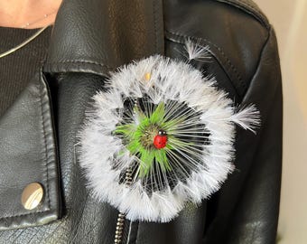 Dandelion brooch, Dandelion with ladybug, White dandelion, Dandelion handmade,Dandelion for a gift,Wedding gift,Flower Brooch,Silk dandelion