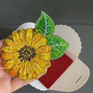 Sunflower Brooch, Beaded Sunflower, Sunflower Pin, Summer Jewelry, Flower Pin, Gift For Her, Mothers Day, Handmade Gift, Unique Jewelry