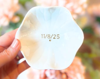 Personalized Engagement Gift Jewelry Dish Wedding Date Engraved Custom Trinket Ring Dish Gift For Bride To Be Ring Holder Wedding Keepsake