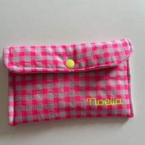Customizable fabric wallet