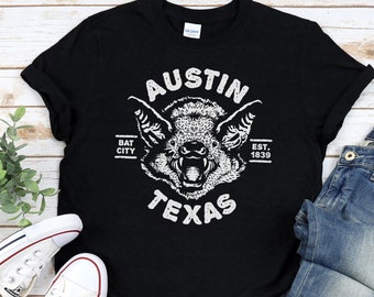 T-shirt con disegno di illustrazione di pipistrello AUSTIN, unisex • Fondata nel 1839, trasferimento ad Austin, Texas, regalo di inaugurazione della casa, Keep Austin Weird, Austin fc