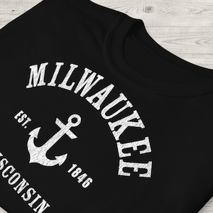MILWAUKEE Shirt, Unisex W. Distressed Vintage Texture • MILWAUKEE WI gift / Milwaukee Wisconsin athletic w anchor graphic / established 1846