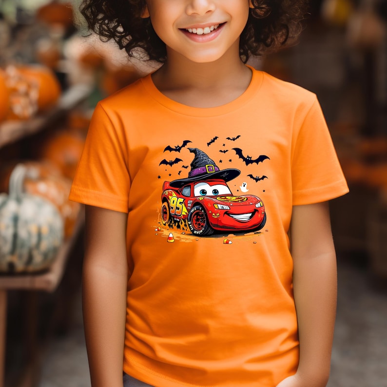 Camiseta de Halloween para niños de Disney Cars, camisetas de dibujos animados de Cars para niños pequeños, camiseta de Halloween para niño, camiseta de coches de temporada espeluznante, regalos de Halloween con personajes de Disney imagen 1