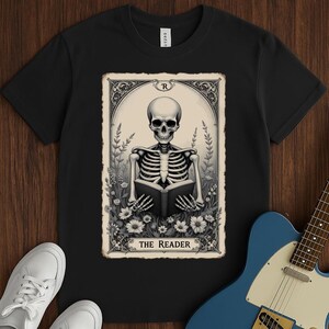 Funny Tarot Card Skeleton Reading T-Shirt: Book Lover Gift