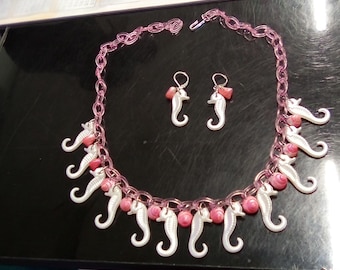 40s 50s Style Seahorses And PINK Real Seashells Necklace & Earrings