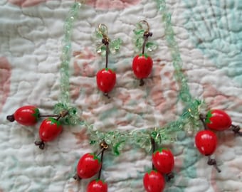 30s 40s 50s Style Wooden STRAWBERRY Style Necklace & Earrings Novelty Fantasy