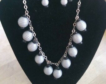 40s 50s SILVER Wooden LANTERN Style Necklace & Earrings Novelty