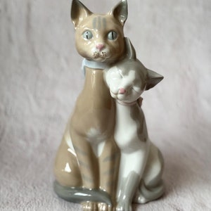 Estremamente rara statuetta in porcellana vintage Lladro Spagna del 1958 con coppia di gatti innamorati – capolavoro non catalogato HTF