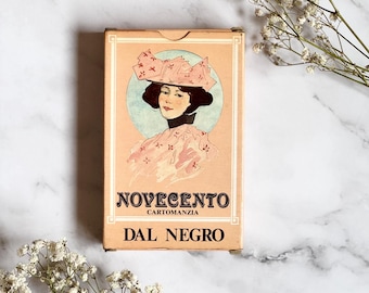 Rare jeu de cartes de tarot Novecento vintage, édition italienne originale de 1982, illustrations à l'aquarelle, Cartomanzia Dal Negro, complet et livret