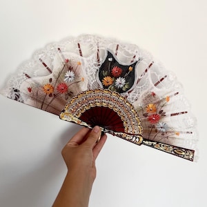 Vintage Hand-Painted Spanish Fan, White Lace & Wildflowers – Flamenco 1980s Beauty