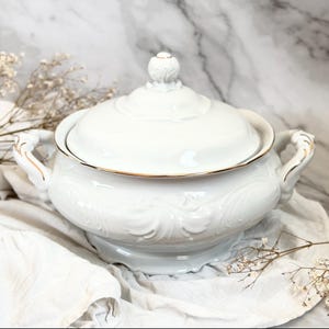 Large Vintage White Porcelain Soup Tureen, Rococo Style with Gold Trim – 1980s Spanish Porcelain Soup Bowl, Elegant Tableware
