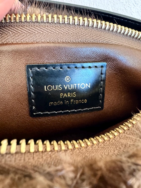 極めて希少なルイ・ヴィトンのミンクファー・ポシェット、モノグラム