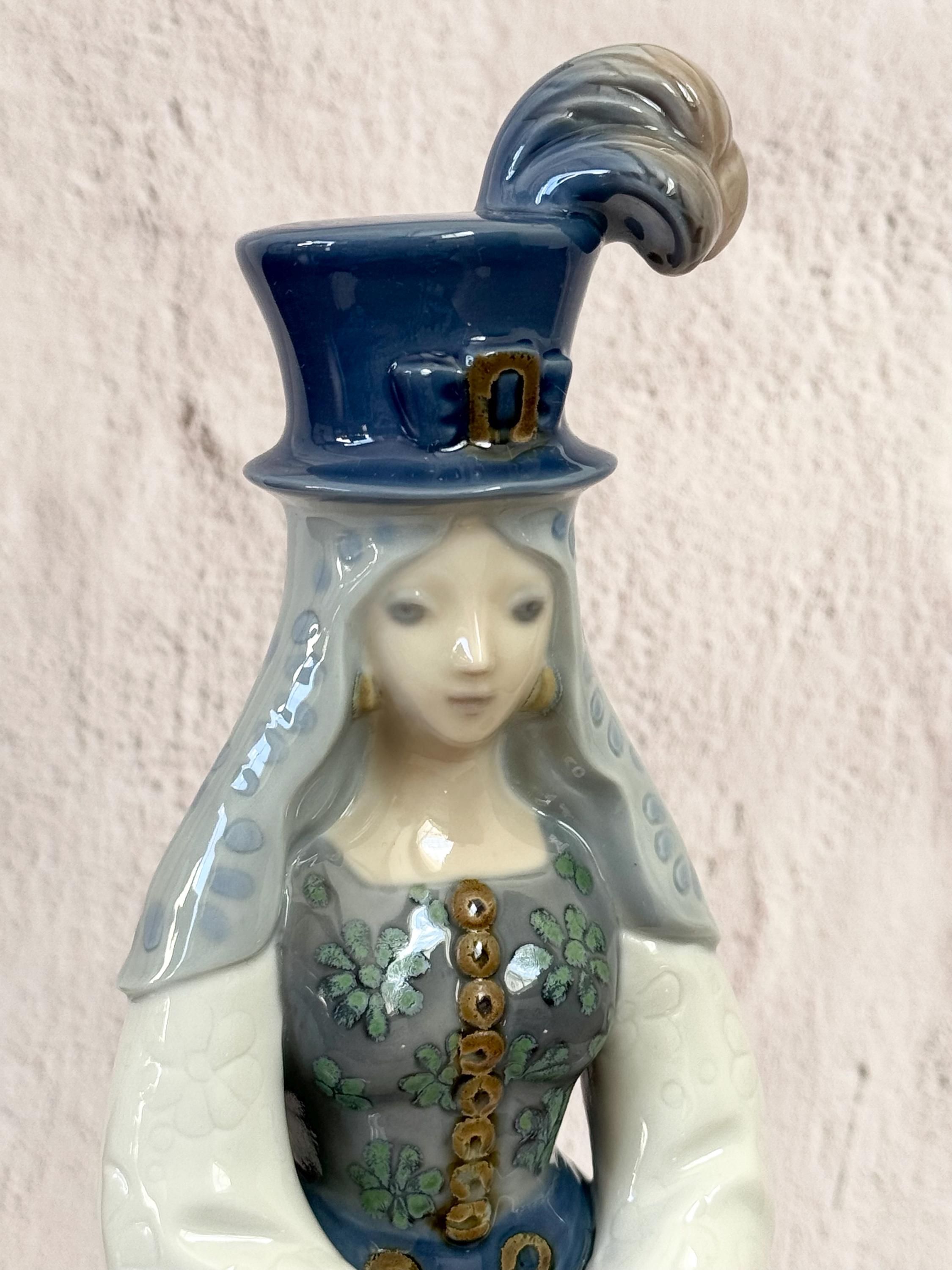 希少なリヤドロ「荘厳な貴婦人」フィギュア 01001157 | 1971–1975