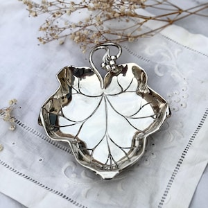 Antique Sterling Silver Art Nouveau Leaf Tray, Footed Silver Dish For Elegant Serving, Silver Ring Jewelry Tray, Grapevine Plate 925 62g
