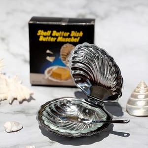 Vintage Caviar bowl, Caviar dish, Lidded Caviar Bowl Shell-shaped Butter dish with Butter Knife, Glass Shell With ITS BOX, Perfect Gift