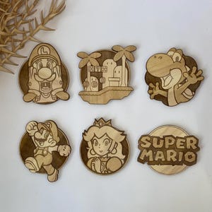Super Mario Bros Untersetzer Set aus Holz - Geek Geschenk - Gamer Sammlerstücke - Handgemachte Untersetzer - Holz Dekoration - Einzigartiges Gaming Geschenk