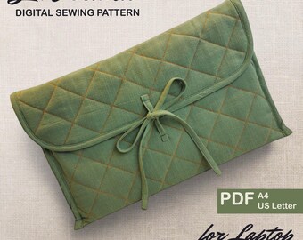 Quilted Laptop Sleeve Sewing Pattern: DIY Padded Case (12-16 - Main Image
