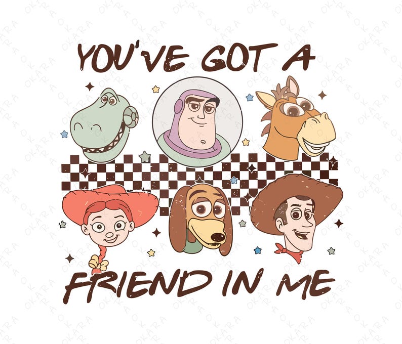 Op de afbeelding: Een retro-stijl illustratie van personages uit de Toy Story-franchise. De personages zijn Woody, Buzz Lightyear, Jessie, Rex en Bullseye. De tekst "You've got a friend in me" staat onder de personages.