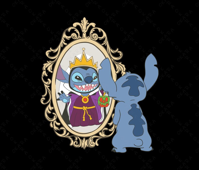 Puede incluir: Ilustraci&oacute;n de dibujos animados de Stitch mir&aacute;ndose en un espejo. El espejo muestra a Stitch vestido de reina, sosteniendo una manzana verde. El espejo tiene un marco dorado adornado. Stitch es azul con orejas grandes.