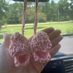 Crochet Bow Car Charm For Women Car Accessory Pink Rearview Mirror Hanger Decor Cute Gift Idea For New Car Coquette Decoration