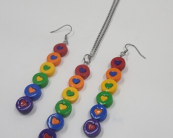 Collar del corazón del arco iris / Joyería del festival / Accesorio del orgullo / Collar LGBTQ + / Collar de declaración del arco iris