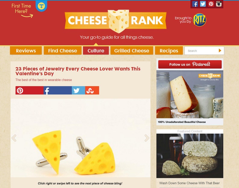 Puede incluir: Un sitio web llamado "Cheese Rank" con un logotipo de cu&ntilde;a de queso amarillo. El sitio web presenta art&iacute;culos sobre queso, recetas y una secci&oacute;n llamada "23 piezas de joyer&iacute;a que todo amante del queso quiere este D&iacute;a de San Valent&iacute;n". El art&iacute;culo presenta un par de gemelos de queso amarillo.