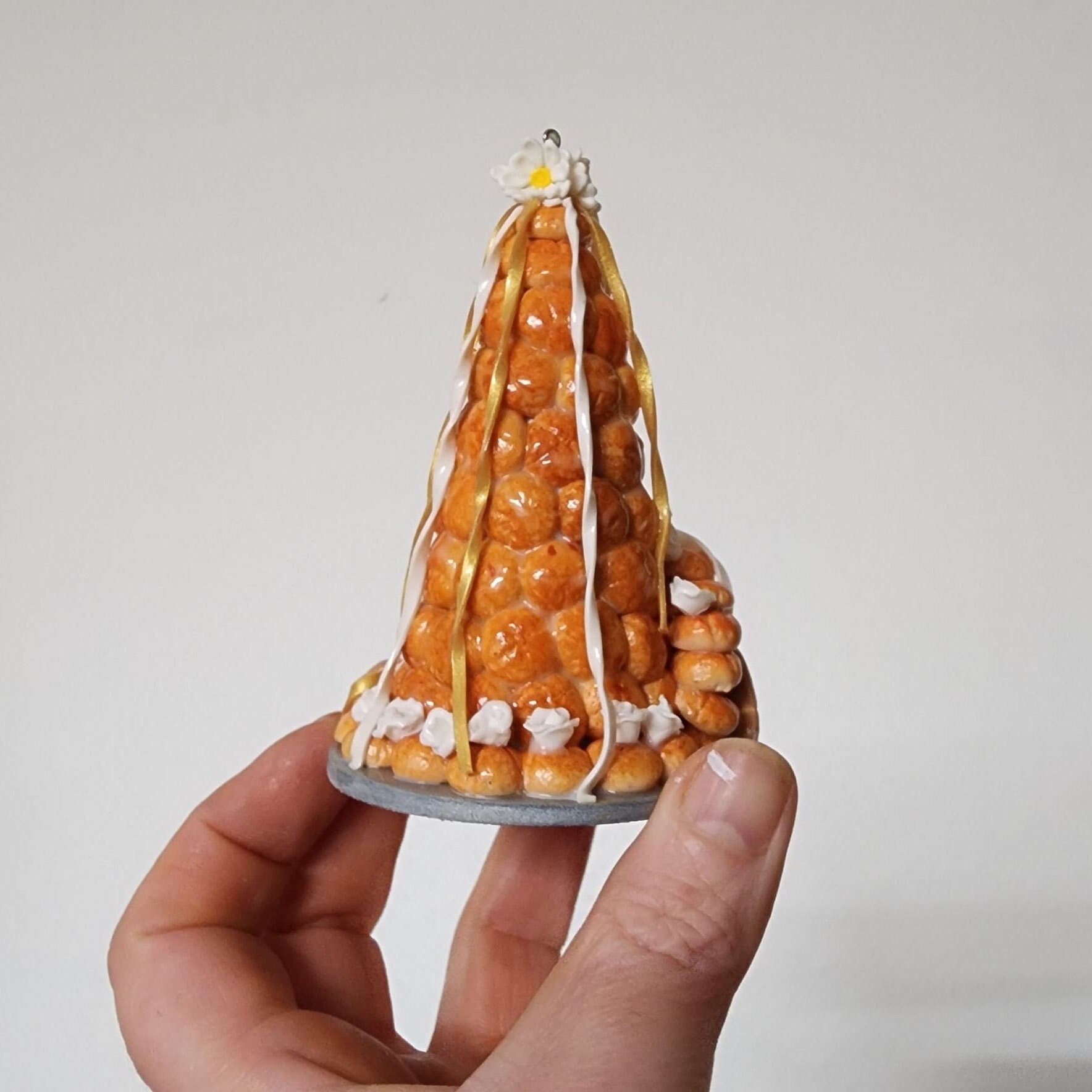 Wedding Donuts Board Mini Replica Ornament - Replica - Wedding Gift - First Anniversary - Newlyweds Gift - Clay Ornament Shop l croquembouch - Thumbnail 4