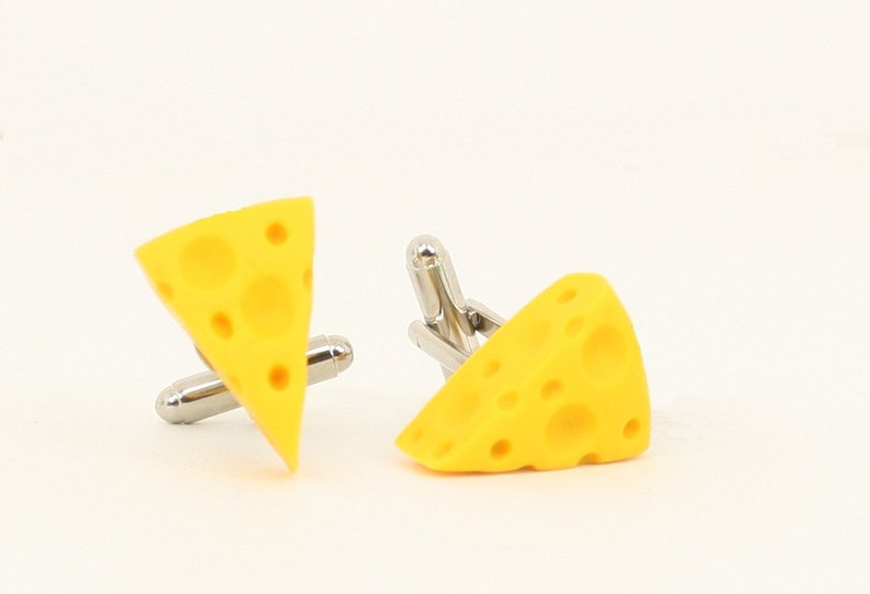 Gemelos con forma de cuña de queso - Joyería con diseño de queso - Regalo para el novio - Alfiler de corbata - Día del Padre imagen 1