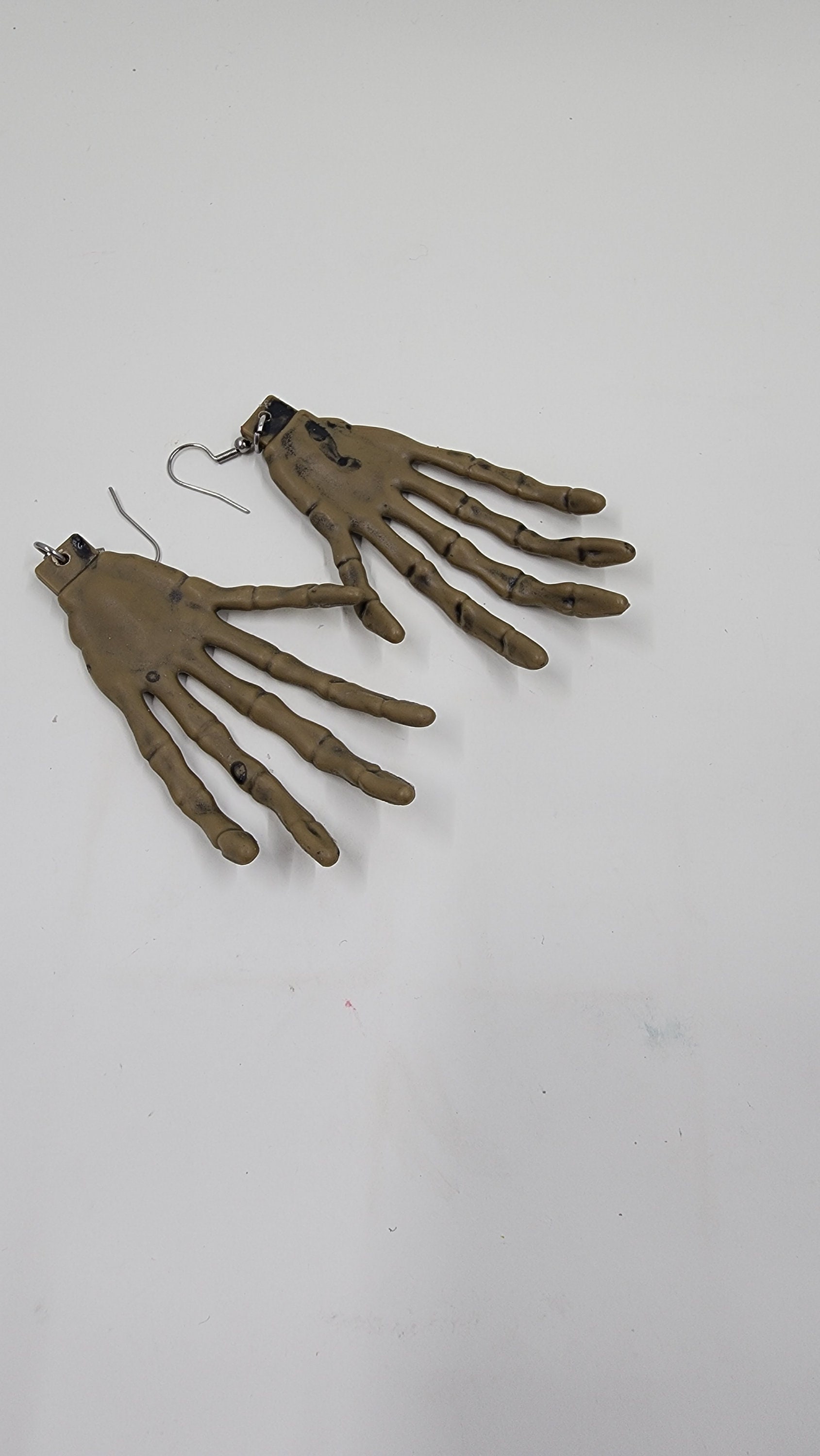 Skeleton Hand Earrings - Creepy Hand - Halloween - Glow in the dark - Skellie - - Thumbnail 5