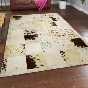 Beige Patchwork-Kusslederteppich: Echtes Kalbsleder, Naturtöne