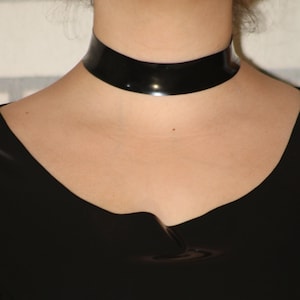 Simple Latex Choker Collar