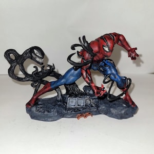 Venom Statue